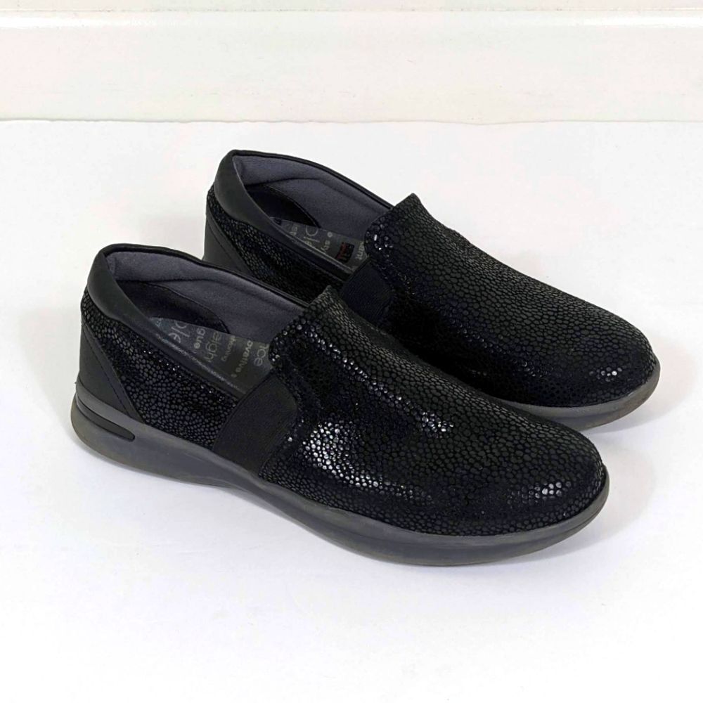 SoftWalk Leather Slip On Shoes Women's 9.5 Black Sparkle